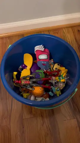 Home declutter part 93. #momtok #mom #momlife #CleanTok #cleaning #declutter #declutterwithme #organization #motivation #organizewithme #toddlermom 