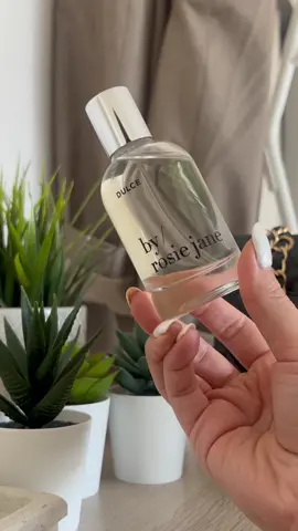 ‘Dulce’ @byrosiejane is my new (and rare) favorite in the sweet category! I don’t have a lot of sweet fragrances in my collection but this one is light and lovely. Try it in-store and snag those Sephora sale deals! #ByRosieJanePartner #DULCExSephora #SephoraSale