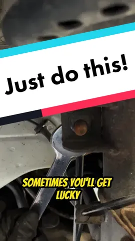 Can’t believe you guys haven’t been doing this! #carhacks #cartips #carsoftiktok  #toolhack  #tooltips #carguys #swaybarlinks 