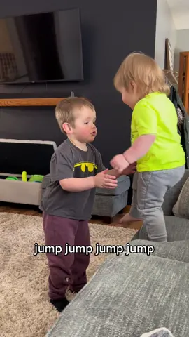 Team work makes the dream work 🫢😧😵‍💫 #jumpfail #toddlersoftik #westonmilo #ellerylaine 