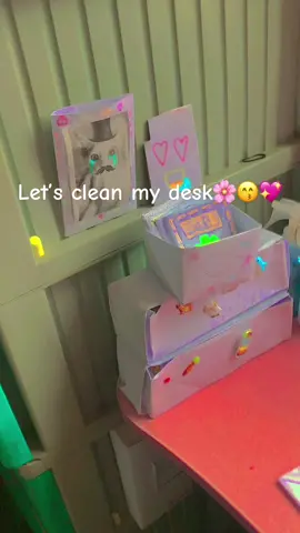 -Clean My Desk With Me!!😙🎨🐸⭐️🛼🌺#dailyminivlog🍡🍪🏝🐯🌼🛍💕☺️ #aesthetic #dontflop #viral #fyp #minivlog #pleasesupport 