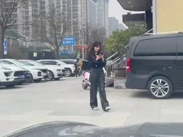 小伙用绝招测试小姨，没想到小姨这么污#套路 #搞笑视频