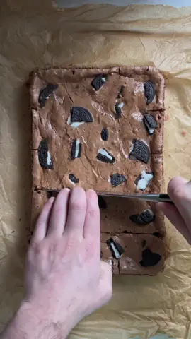 Brownie ASMR. Does anyone else measure their brownies? #Brownie #Brownies #ASMR #HomeBaking #HomeMade 