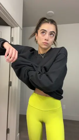 grwm for my saturday morning workout 💛💛