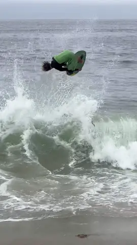 Flying high  #skimboarding #fly #shorebreak 