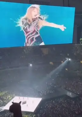 wild #taylorswift concert!!! #taylorswiftedit #taylorswifttok #swiftok #swiftietiktok #swifties #taylornation 