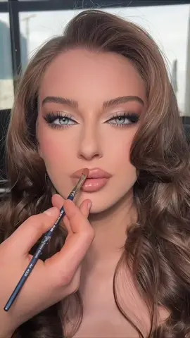Night glam🙌🏼✨ @dafineneziri #fyp #foryou #foryoupage #makeup #makeuptutorial #makeupinspo 
