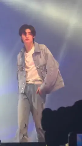 he's so cool on stage 😍 the best performer indeed 🤘😛 #enhypen #engene #sunghoon 