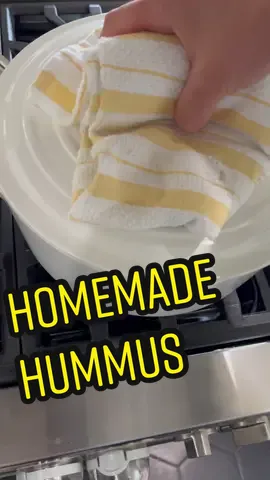 Did you know you can freeze #hummus? Its one of our favorite dips to make at home. #soupercubes #hummustrend 