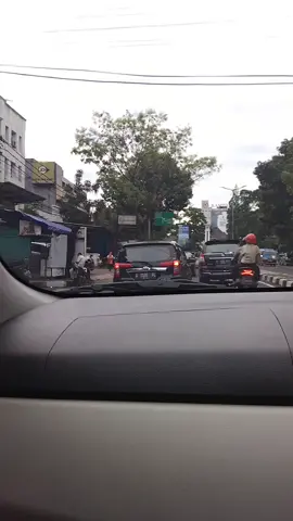 #VideoPerjalanan #LaguJalanJalan #aquauvairpower #bandung #naikmobillistrik #roadtripmobil #genshinimpact34 #tekotok #ultrasquadchallenge #kelayabubblepop #kumpulanvideokocak #metoosmile #videolucu #pasarbaru #videolucuditiktok #kopihitam #stylecowokbandung #trendjalankaki 