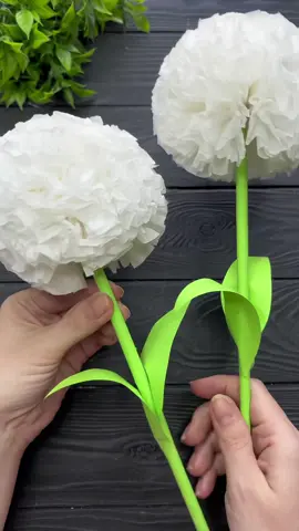 Easy Tissue Paper Flowers DIY Paper Crafrt #tutorial #papercraft #DIY #paperflower 