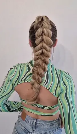 THE PERFECT FESTIVAL HAIR 💚🫶✨️ #coiffure #hairstyle #braidedhairstyle #summerhair #summerhairstyle #summerhairstyleideas #coiffurecheveuxlong #festival #festivalhair #festivalhairstyles #coiffurefestival #pullthroughbraid 