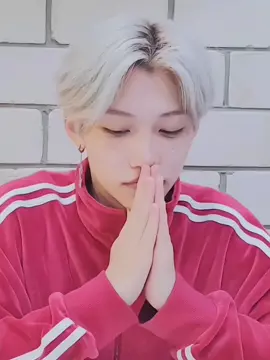 how Felix looks at chan 😭 #chanlix #bangchan #felix #straykids #skz #banglix #스트레이키즈 #fypシ #fyp 