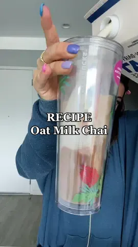Were talking breakups AND making chai?! What a freakin concept… From reading books and listening to some podcasts the past two months, i wanna share some important things with yall: • We love others in response to the way we’ve been loved by others • Love is a beautiful start but not a substitute for meaningful conversations  • Allow yourself to really feel your feelings • Don’t explain your worth, just know it  • You don’t move on, you move forward I’m sure there are so many more one liners i can share with y’all but i’ll save those up to use for some cliche instagram posts🙈🫶🏼 also if youre going to drown your tears in drinks, have them be chais and matchas - i promise you will feel a lot better about yourself #chairecipe #chaitea #breakup 