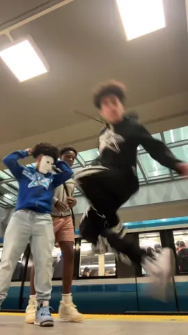 Subways surfers remix is crazy 🤣 ##fyp##foryou##sturdy