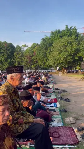🎓 Repost Instagram @masjidkampusugm Kenangan Shalat Idul Fitri di UGM #jogjakampus #kampusjogja #idulfitri 