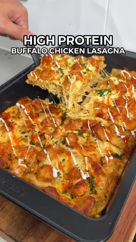 Healthy & Easy High Protein Buffalo Chicken Lasagna 🔥💪🏼 Ingredients: - 450g Low Fat Cottage Cheese - 65ml Buffalo Sauce (Brand: Franks Redhot Buffalo Sauce) - 15g Freshly Grated Parmesan Cheese - 50ml Skim/Low Fat Milk - Oregano, Garlic Powder & Pepper - 600g Diced Chicken Breast (raw weight) - Chicken Seasoning: Salt, Pepper, Paprika & Onion Powder - 1 Tsp Olive Oil - 6 Instant Lasagna Sheets (Brand: Vetta Smart Instant Lasagna Sheets - OR you can use regular lasagna sheets, just make sure to boil them beforehand) - 190g Light or Low Fat Cheese (Brand: Bega 50% Less Fat Grated Cheese) Optional Toppings: - 20ml Buffalo Sauce - 25g Low Fat Greek Yoghurt Mixed With 1 Tsp Ranch Seasoning (homemade low calorie ranch) - Dried Parsley Cut into 4 equal servings & enjoy! #lasagna #mealprep #highprotein #Fitness #chickenrecipe #buffalochicken #EasyRecipe #healthyrecipes 