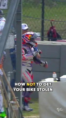 Another failed bike robbery 😂🏍️🚫  this time by #JorgeMartin #motogp 