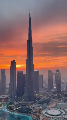 Evening Dubai with enjoy the Beautiful sunset 🌇 View from downtown Burj khalifa 😍🇦🇪📍#downtowndubai #sunset #burjkhalifa #mydubai #dubailife #explore #tiktokuae #tiktokarab #tiktokdubai #foryoupage #dubaiuae #foryou #fyp 