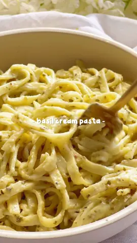 basil cream pasta for lunch ft. fresh gluten-free linguini from @tasterepublic~ they are the  #1 fastest-growing gluten-free fresh pasta brand in the US! you can find their products online or use their “find in store” locater (on their website) to find some close to you! they sell 6-packs on their website and ship to 48 states (however they’re working on expanding this)! if you want an individual pack, use the “find in store” locator. i bought mine at my local whole foods! #tasterepublic #pastarecipe #pesto #glutenfreerecipes 