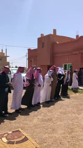 بياض وجه عمي الشيخ مفلح حمد الذيابات ابو صخر وبيض الله وجهك ابو ايمن الدمانيه وماقصرت وبيض الله وجه الجاهه الكريم ماقصروو 🤍