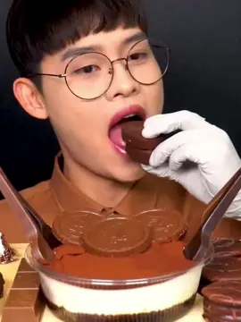 Chocolate Party Chocolate Spoon Tico Choco Cake Mukbang~!! #bonggil #bonggil_asmr #mukbangbonggil #mukbang #asmrfood #asmrsounds #asmr #eatingsounds #mukbangvideo #bonggileating #chocolate #eating #fypシ゚viral #tiramisu #foryou 
