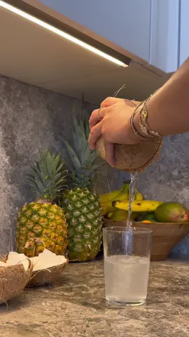 If you ever wondered how to open a coconut. This coconut water was so delicious 🥥 