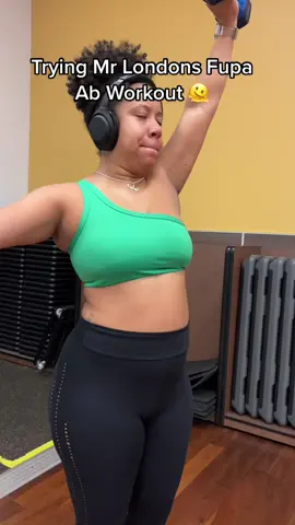 Yea so it looked easy 🫠😂 Doing these slow and controlled AND bracing your core ... 🔥#mrlondonfupachallenge #mrlondonchallenge #fupaworkouts #coreworkoutsforwomen #blackgymgirlie 