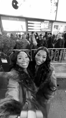 Hope this makes you smile, more memories like these 🤍🖤🥰 #CapCut #twins #sisters #blackandwhite #duo #trend #sisters #fyp 