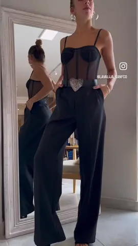 Un pantalon sastrero: dos outfits Seguinos en ig @lavalija_sanfco 💖 Tenemos pag web!!! 📦🛍️ #outfit #looks #vestiteconmigo #instagram #fyp #inspooutfits #inspolooks #fit 