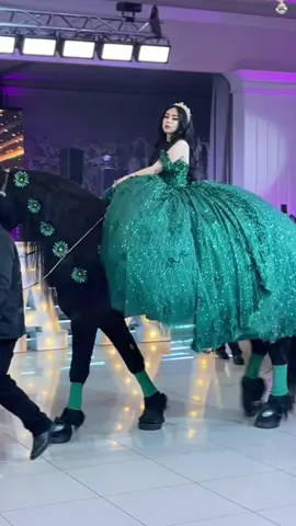 A #Quince Grand Entrance!💚✨ If you said YES to the dress at #Moda2000, tag us to be featured! #quinceañera #quincedress