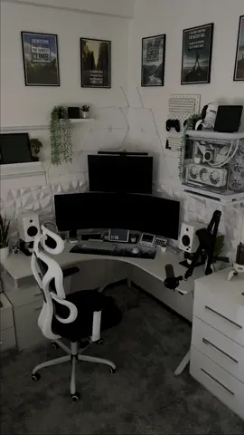 Lights off vs on #gaming #setup 