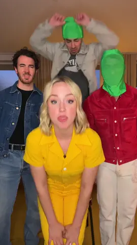 Green man face reveal!!!! 🤯🤯 #behindthescenes #jonasbrothers #wafflehouse #happykelli @jonasbrothers @nickjonas @kevinjonas @joejonas 