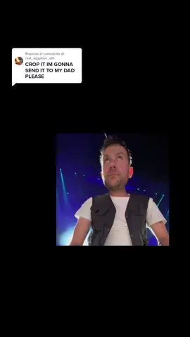 Risposta a @real_egyption_silk  (only because it's you...) just a random blonde old English man blank staring at the Coachella crowd #fyp #coachella #gorillaz 