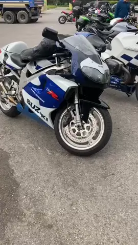 Suzuki TLR1000 #suzuki #TLR #vtwin #fyp #foryou #foryoupage #BikeLife #reels #instagram #herosuperbikes #viral #trending #retro #classic 
