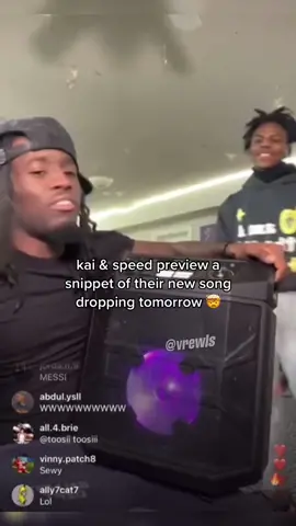 “who let the dogs out” is wild. #kai #kaicenat #ishowspeed #fyp #viral 
