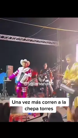 #patitasdemolcajete #viraltiktok #chismesito #fypシ #fyp #parati #paratupaginaenespañol #josetorreselreydealtomando #josetorreselreydelmitote #lachepatorres #chepinatorres #nadietequiere 