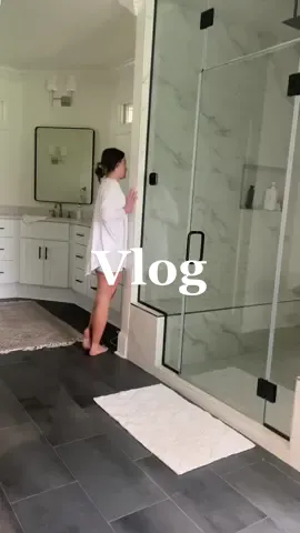Wednesday vlog!!! We finally made it to publix thank goodness!!! 💗🤪🫶☀️✨🤍 #Vlog #dayinmylife #dailyvlog #nflwife #footballwife #footballlife #nfloffseason #morningvlog #dayinthelife 