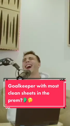 What would’ve been your answer? 🧤🤣 episode 3 out now on our YouTube channel (link in bio) #joehart #football #podcastclip #newpodcastalert #funnyclip🤣🤣 #cech #goalkeeper #fypシ