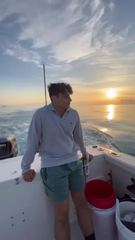 Found out after i went home  @gray.davis released the crab and we’re not friends anymore cause if it 🦀 @spearoholicexcursions  . . . #fyp #foryoupage  #spearfishing #floridafishing 