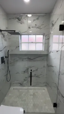 Shower Glass Door  #homeideas #homedecor #homedesign #miami #fyp #showerglassdoor #bathroom #showerglassinstalations #glassdoor 