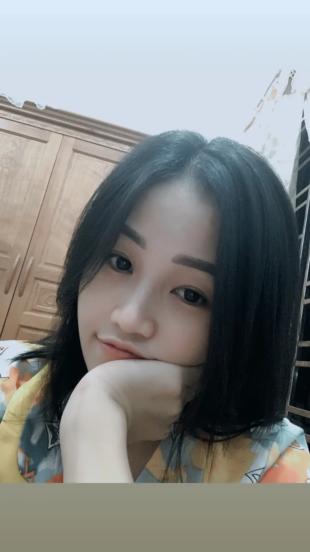 Hay là cứ vui lên, đừng nhìn về quá khứ nữa nhỉ?🥺