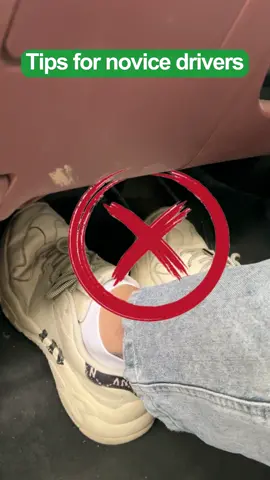 How to brake properly in a manual car?#howto #cartok #car #automotive #driving #drivingskills #drivingtips #drivingschool #foryou