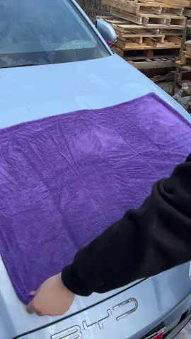 Check out how fast we can dry our car with our most popular microfiber drying towel the purple due twisted loop microfiber drying towel. #autodetailing  #detailingsupplies #ceramiccoating #professionaldetailingsupplies  #maxshine #maxshineusa #microfiber #microfibertowel