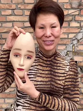 50岁阿姨终于学会化妆了，妆后都以为我是18岁漂亮小姐姐…#逆天化妆术#chinatiktok #chinesegirl #chinesemakeup 