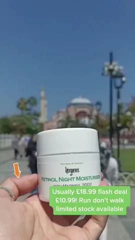 #fyp #retinolmoisturiser #pigmentation #stopmotion #rosemaryoil #natural #beautyproducts #desi #ukpakistani #bengaliuk #duet #relatable #darkspots #retinol #halalskincare #hyperpigmentation #afroskin 