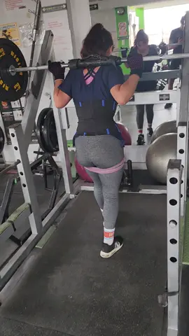TAMOS FULL ENTRENO!!! VEN SOLO RESULTADOS  !!! UNETE A LA GRAN FAMILIA MUNDOPOWERFITGYM!!! NO HAY EXCUSAS BUENAS PROMO !!!