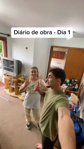 Casal mãos à obra 🚧🫠🤣 gente do ceu tem muita coisa pra mexer no Ap #foryou #transformacao #reforma #casalcomedia #morandojuntos 