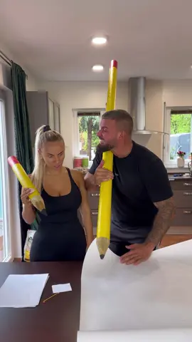 Es war doch IHRE Idee😂!!! #viral #fürdich #foryou #foryoupage #fy #fyp #funnyvideos #couplecomedy #comdey 