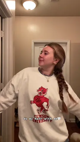 such a cute simple hairstyle🤍  also im wearing my new clemson hoodie from @tailgatestateandco 😍😍 linked in my bio and use my code:CAROLINE10 for $$$ off❤️‍🔥❤️‍🔥  #hair #clemson #clemsonfb #domyhairwithme 